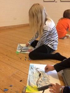 Besøg pa udstillingen af børn fra Thyholm Skole 5